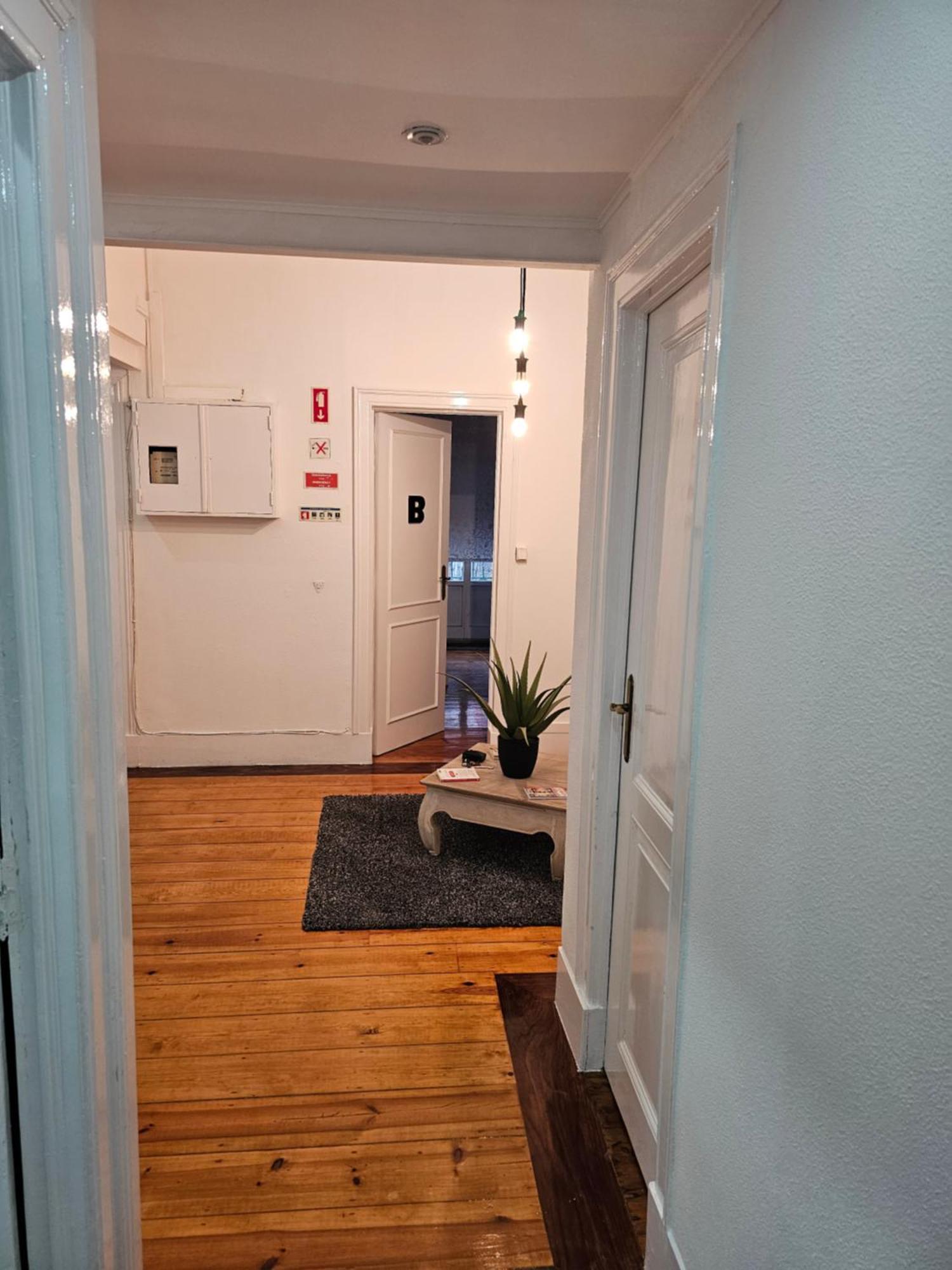 Almirante Guesthouse リスボン エクステリア 写真