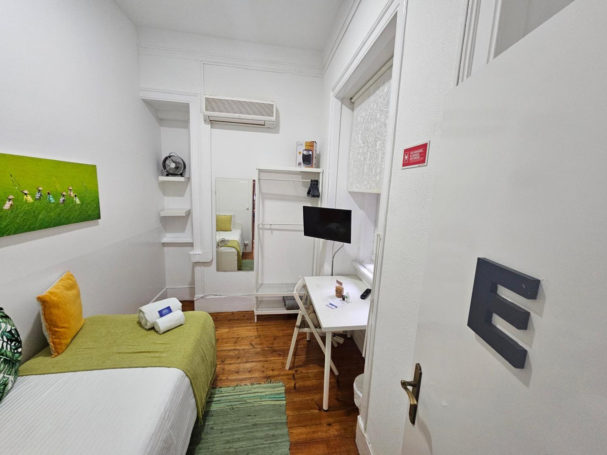 Almirante Guesthouse リスボン 部屋 写真